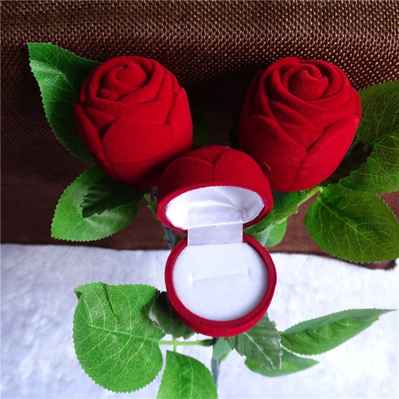 Hộp đựng nhẫn thiết kế hình cây hoa hồng độc đáo lãng mạn