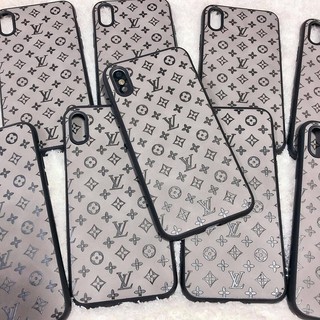 Ốp lưng LV Logo dập chìm cực chất ( 4 màu sắc tùy chọn)