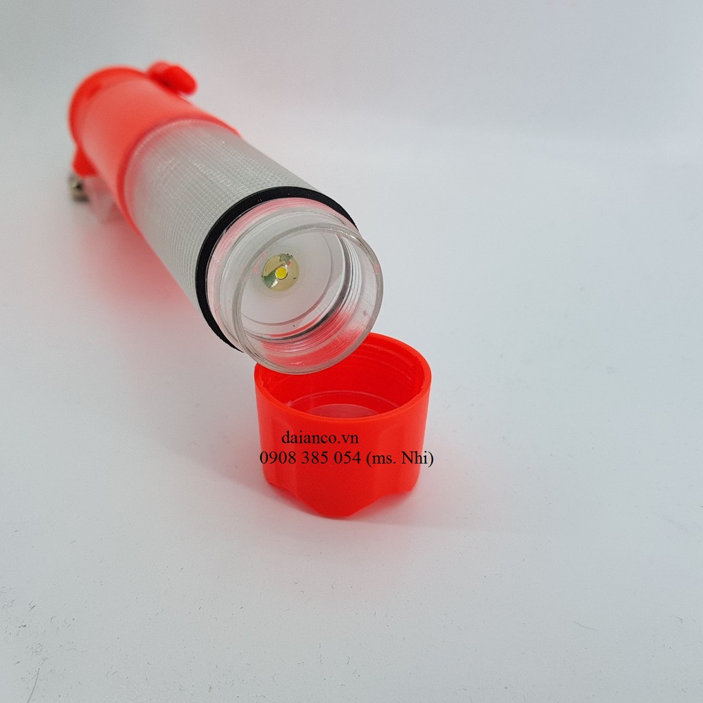 Búa thoát hiểm mini kèm đèn pin tiện dụng