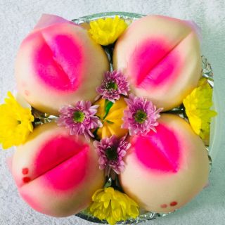 Bánh bao ngọt trái đào để lễ Phật, đi chùa