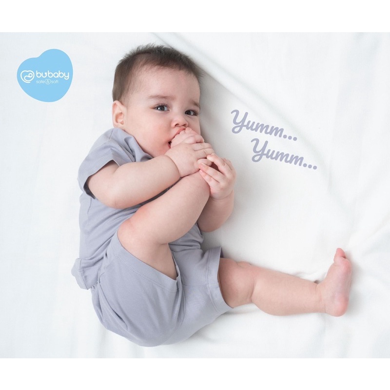 Bộ quần áo cài vai ngắn tay Kyomi Beatie Bu baby BBC1301.04 dành cho bé trai bé gái mềm mịn thoáng mát.