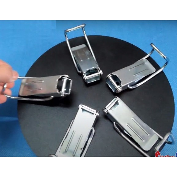 Khóa giữ thùng máy hút bụi