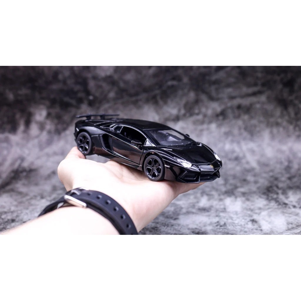 MÔ HÌNH XE LAMBORGHINI LP740 BLACK 1:32 TYMODEL 7473