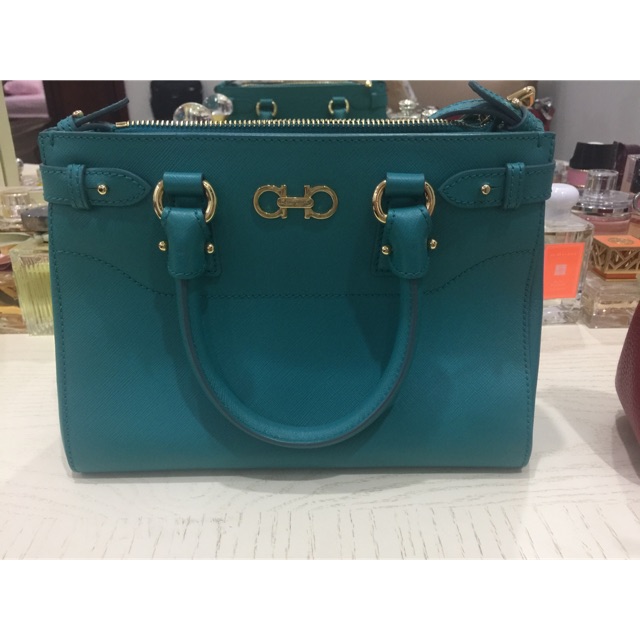 Thanh lý túi xách Salvatore