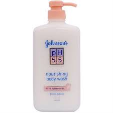 Sữa tắm Johnsons pH 5.5 tinh dầu hạnh nhân 750ml