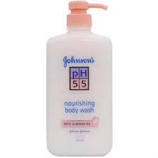 Sữa tắm Johnsons pH 5.5 tinh dầu hạnh nhân 750ml