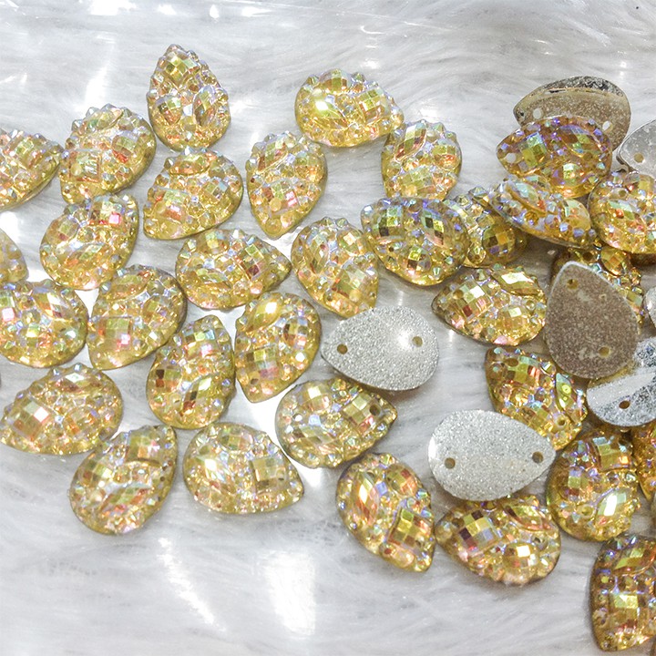 Hạt đá 3D kết áo hình giọt nước vàng lấp lánh size 1.4cm