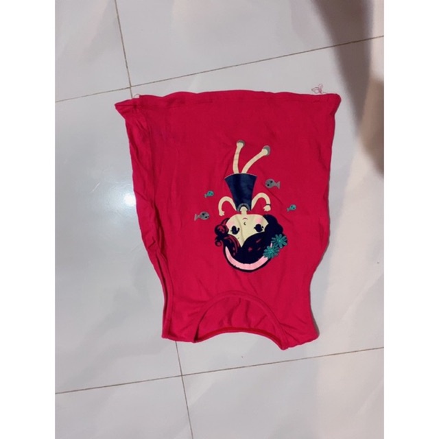 Áo thun bé gái size 4 used