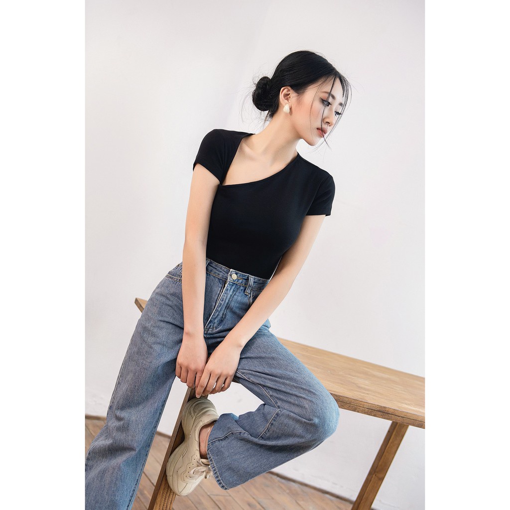 ❇Áo bodysuit Rosie cổ chéo cộc tay CECCI màu đen | BigBuy360 - bigbuy360.vn
