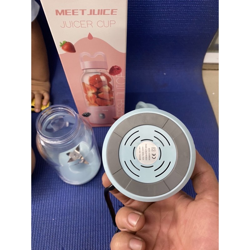 máy sinh tố mini cầm tay meet juice (màu ngẫu nhiên)