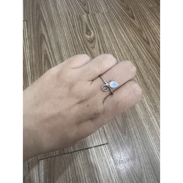 Nhẫn mặt đá moonstone