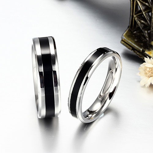 Set bốn nhẫn kiểu có đính ngọc tra và đá được mạ vàng đầy phá cách cho nữ