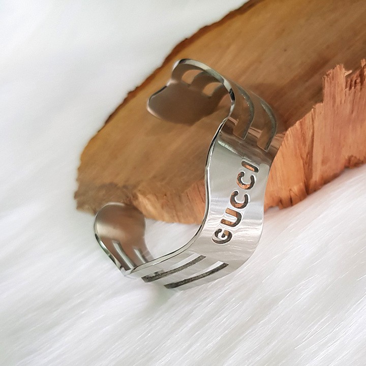 Vòng tay bảng rộng VZ889