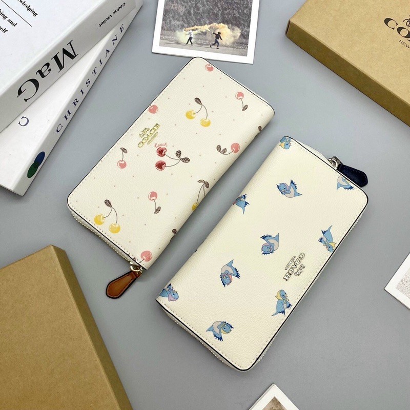 VÍ COACH C2893-1813