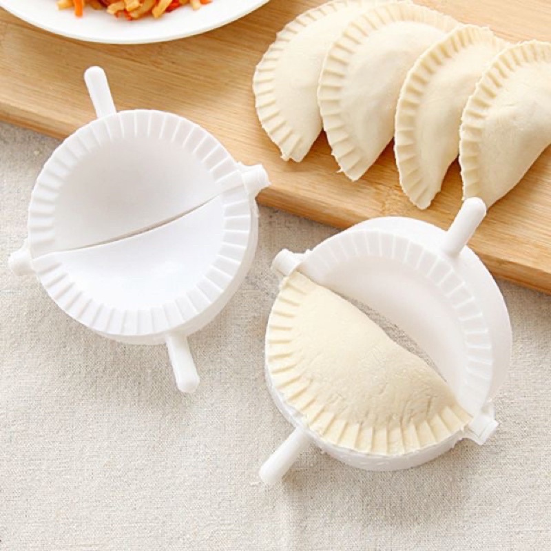 Bộ 3 khuôn bánh xếp, khuôn làm sủi cảo, há cảo giúp bạn làm những chiếc bánh đều, đẹp một cách nhanh chóng
