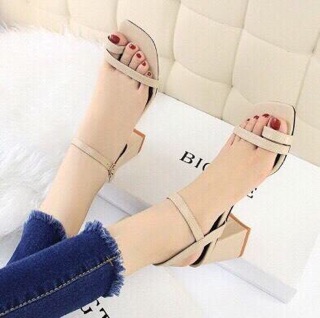 Giày sandal cao gót vuông 5 phân quai xỏ ngón da mềm