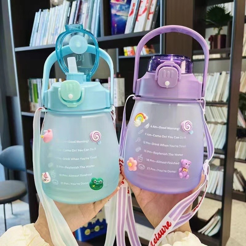 Bình nước kèm stikker