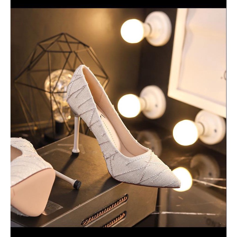 Giày cao gót mũi nhọn độc đáo thời trang mùa thu cho nữ 2021