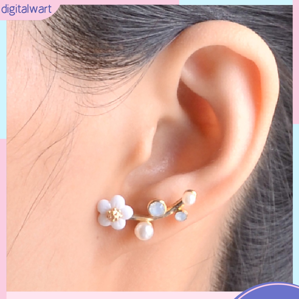 Đôi bông tai hình hoa phối đính ngọc trai thời trang cho nữ