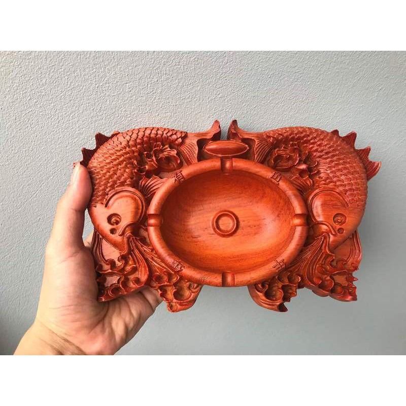 Gạt tàn nguyên khối gỗ hương chạm cá chép siêu dầy 18 x14x3cm)