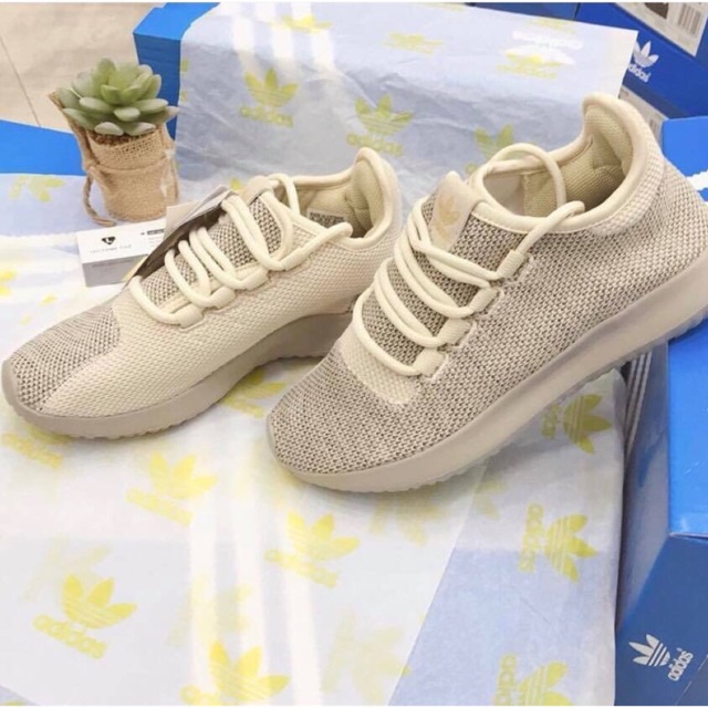 Giày tubular shadow