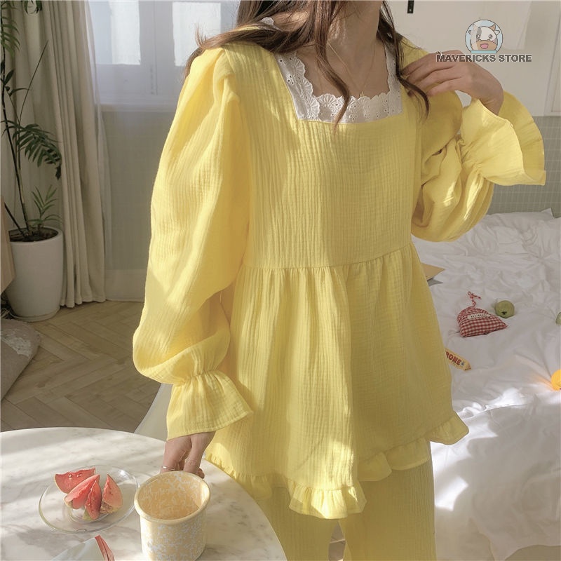 Bộ đồ ngủ tay dài phối ren đơn giản phong cách Hàn Quốc