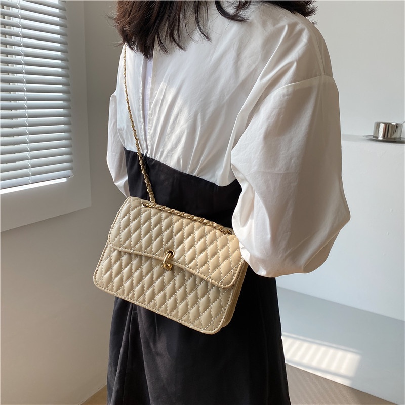 Túi đeo chéo thêu họa tiết hình thoi đơn giản thời trang thu đông 2021