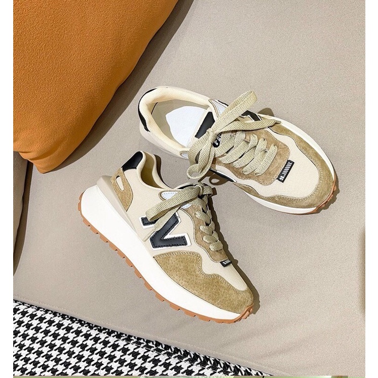 Giày thể thao nữ đế cao êm giày có chữ N khoá dây