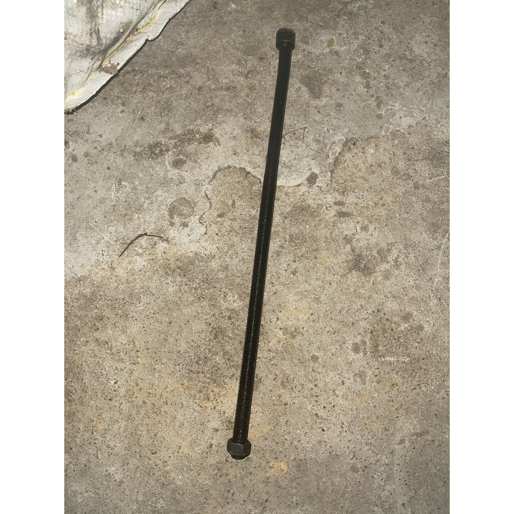 Sản phẩm gia đình làm: Bu lông xăngtan 10 dài 30cm