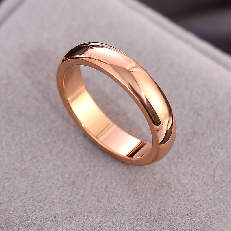 The simple explosive style polishes the ring with steel, the gold ring with full personality of European foreign trade.