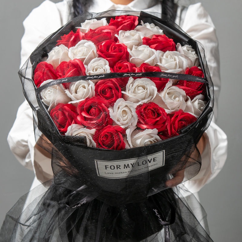 Bó Hoa Hồng Sáp Lãng Mạn Làm Quà Tặng Ngày Lễ Tình Nhân Cho Bạn Gái