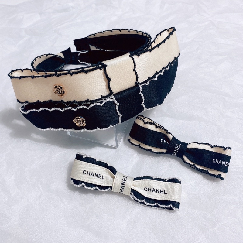 Cài tóc đính hoa trà thanh lịch màu đơn giản