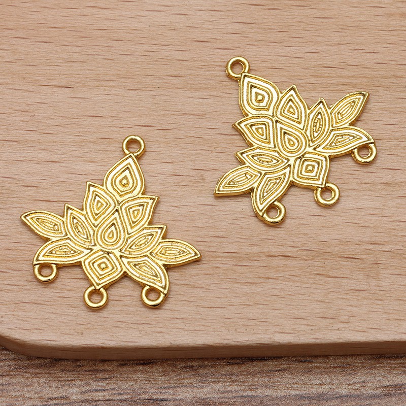 Phiến treo đúc họa tiết hoa sen 24*24mm treo 3 khoen nguyên liệu làm trâm làm trang sức cosplay cổ trang có màu KC