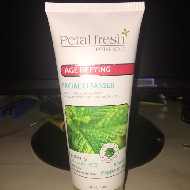 Sữa rữa mặt lô hội & bạc hà Pental fresh Mỹ - age defying