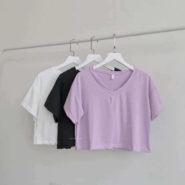 Áo thun croptop cổ tim form rộng