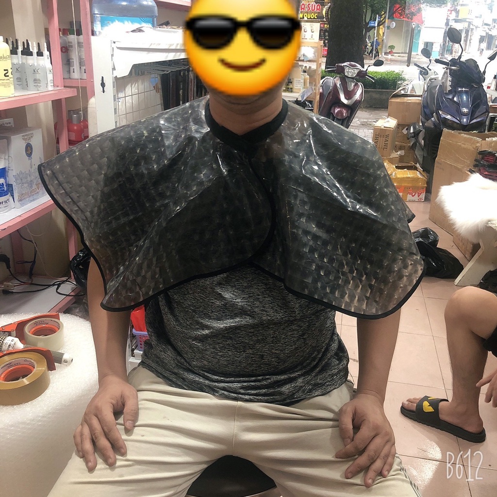 Áo choàng khi nhuộm hoặc cắt tóc - giá rẻ - dễ xài