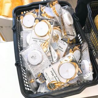 Phấn nước Premium Moist Cushion Foundation Sale.