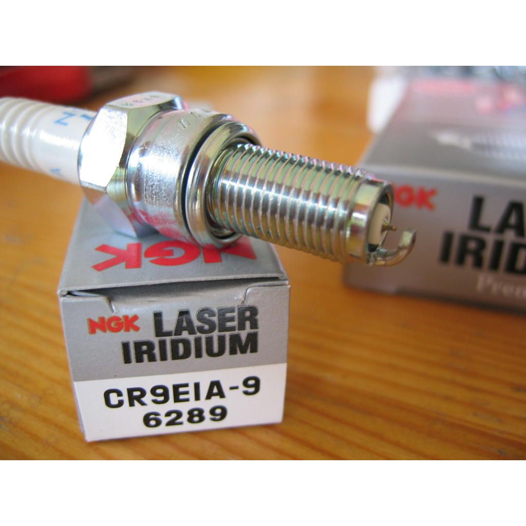 Bugi Laser Iridium NGK CR9EIA-9 cho SH150, Exciter 150, ZX10R, GSXR1000
