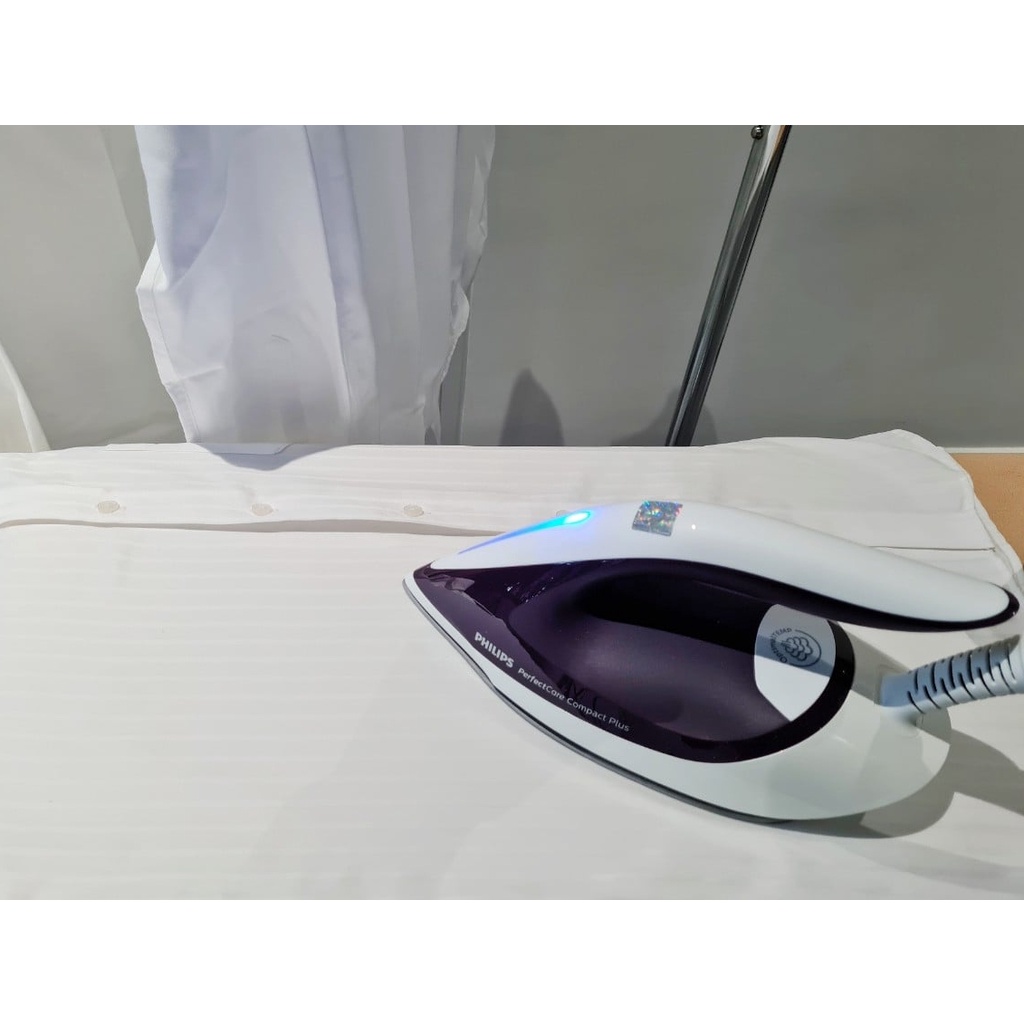 Bàn ủi bộ tạo hơi nước chống cháy vải Philips GC7933/30 và GC5039 ủi phẳng nhanh chóng - Hàng Chính Hãng