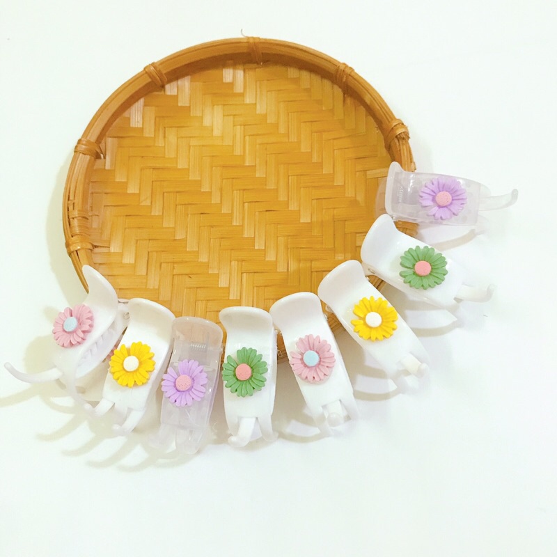 Kẹp càng cua hoa cúc nhiều màu loại 1