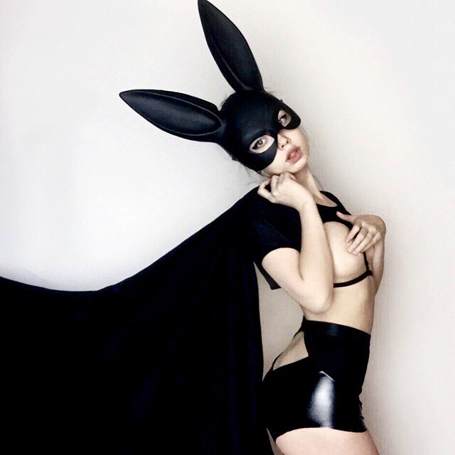 MẶT NẠ THỎ COSPLAY ĐEN MỜ BÍ ẨN (BLACK BUNNY)