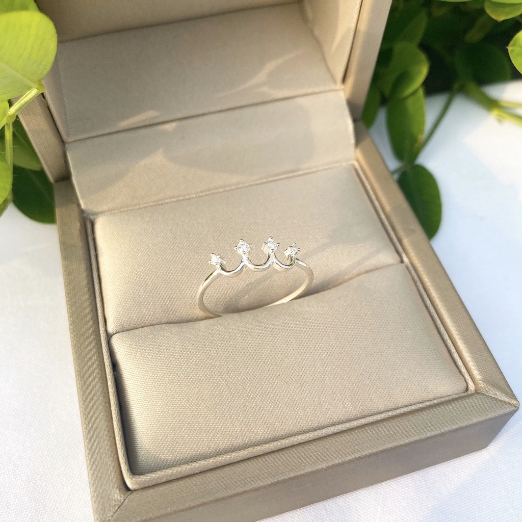 Nhẫn bạc 925 vương miện đính đá tấm xinh xắn Dế Bạc - N6071