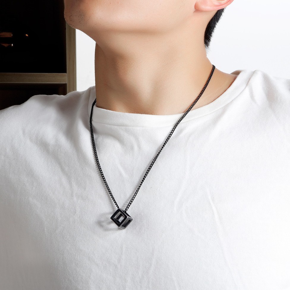 Dây chuyền cube unisex mặt khối lập phương rỗng màu bạc, vòng cổ titan đơn giản cho nam nữ