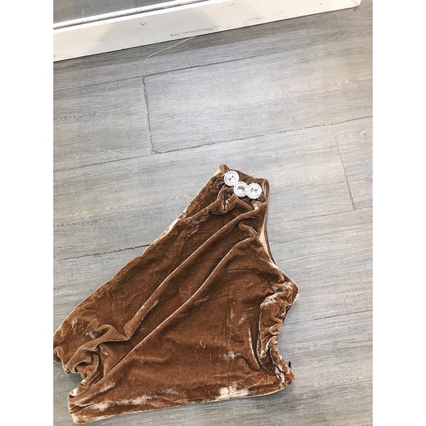 Áo croptop lệch vai nút đá chất nhung hàng cao cấp QCL1