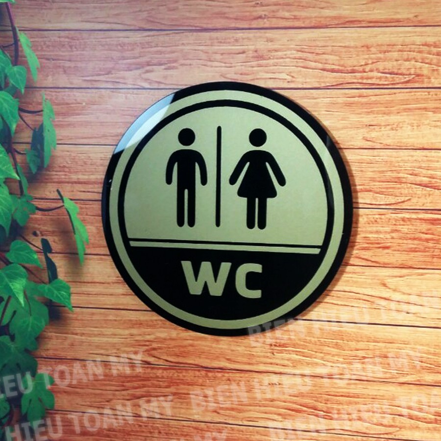 Biển WC bằng mica - nền nhũ bạc lấp lánh | BigBuy360 - bigbuy360.vn