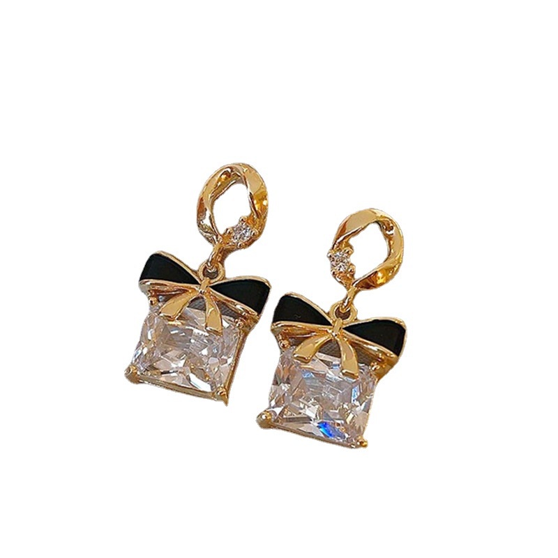 Khuyên Tai Nơ Đính Đá Zircon Hình Vuông 2022