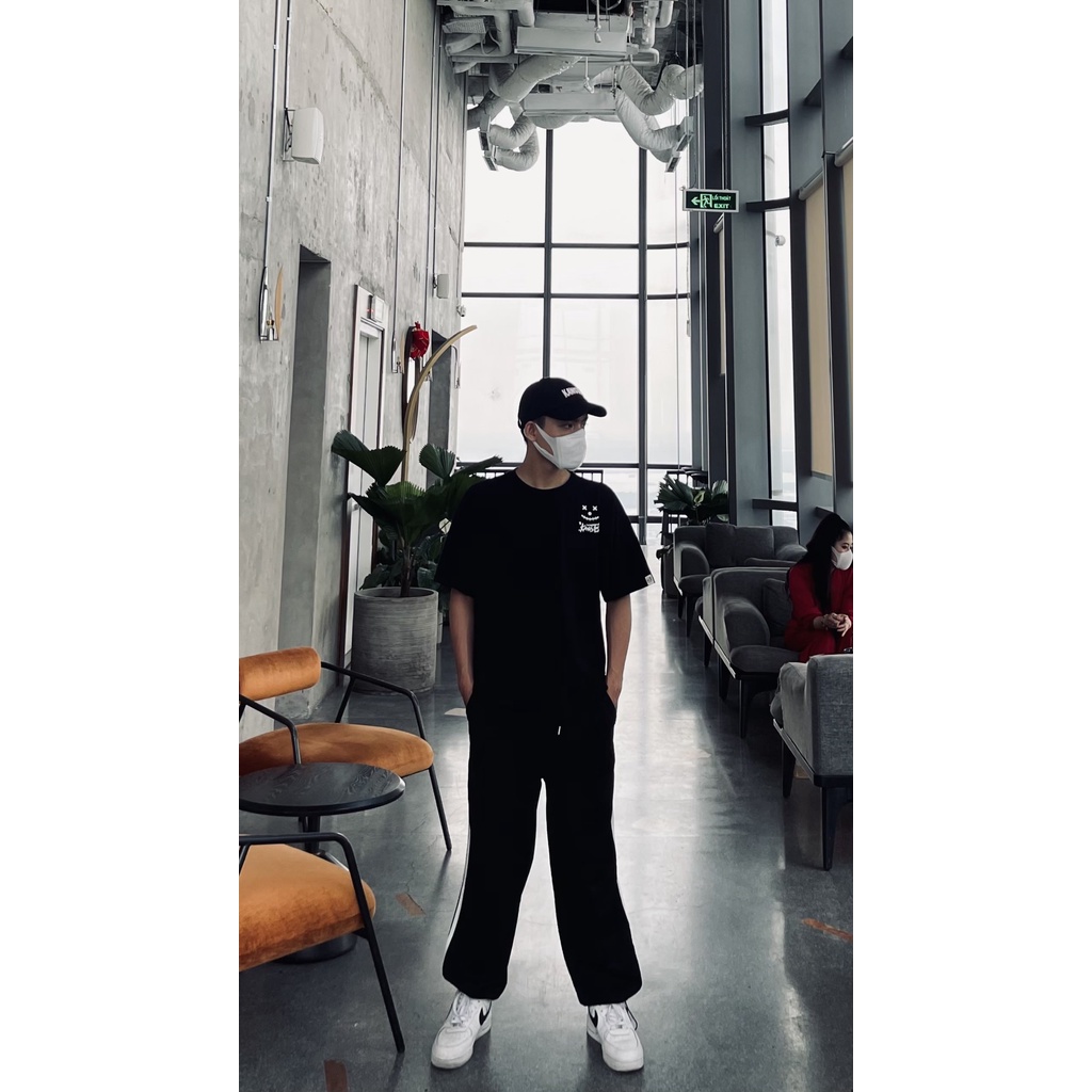 Áo thun KAWSTEE form unisex tay lỡ dành cho nam nữ in hình KAWSTEE năng động | BigBuy360 - bigbuy360.vn