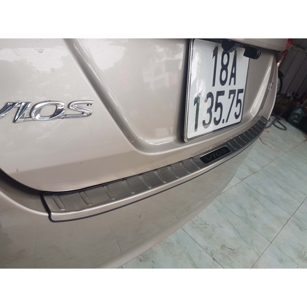 Chống trầy cốp ngoài xe VIOS 2019 2020 2021 mẫu inox