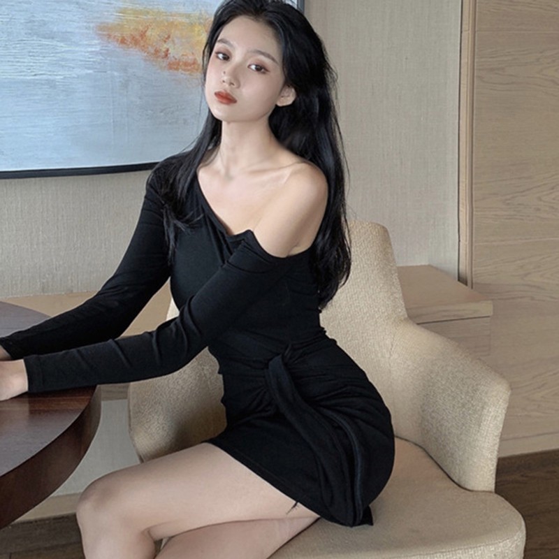 Đầm Tay Dài Thiết Kế Lệch Vai Gợi Cảm Phong Cách Hàn Quốc