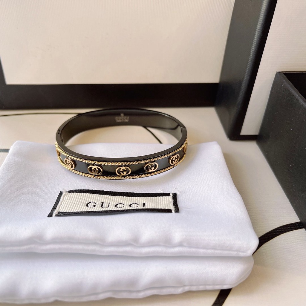 Vòng Tay Gucci Bằng Thép Titan Họa Tiết Hai Chữ GG